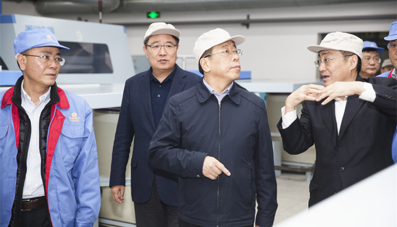 经纬集团董事长_地球经纬图片(2)